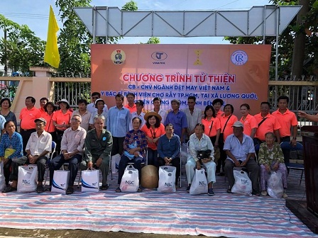 Công đoàn Dệt May VN phối hợp với Vinatex, VITAS tổ chức khám bệnh, phát thuốc miễn phí tại tỉnh Bến Tre