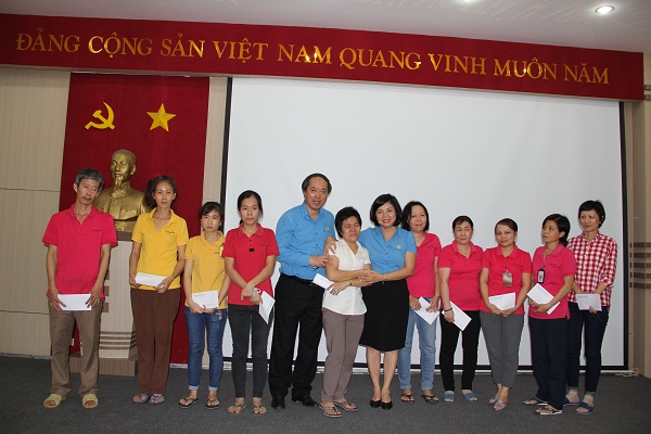 tang qua may Phuong Dong