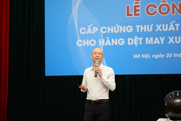 Vinatex gia tăng giá trị sản phẩm với vải chống cháy từ sợi