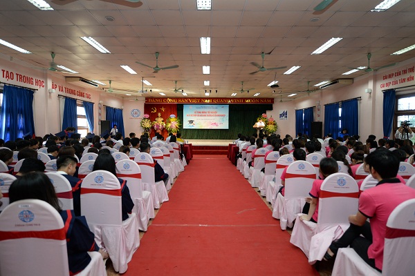 LBC tổ chức Lễ tốt nghiệp khóa C42 và bế giảng năm học 2018 – 2019 1 DSC 0913 1