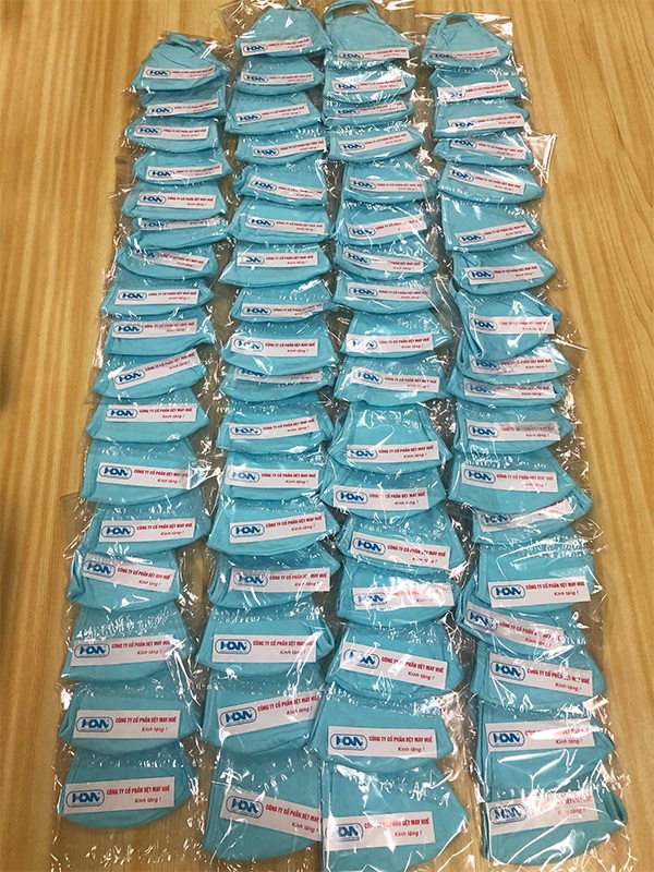 Dệt May Huế – vừa SX vải kháng khuẩn, vừa may khẩu trang kháng khuẩn phục vụ chống dịch Covid-19