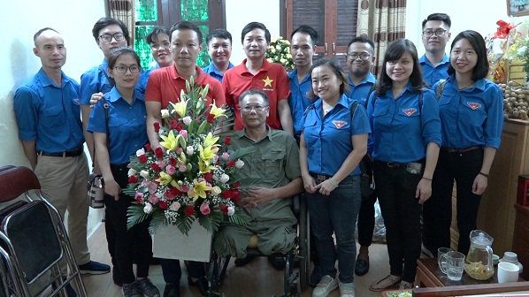 May 10 tang qua thuong binh