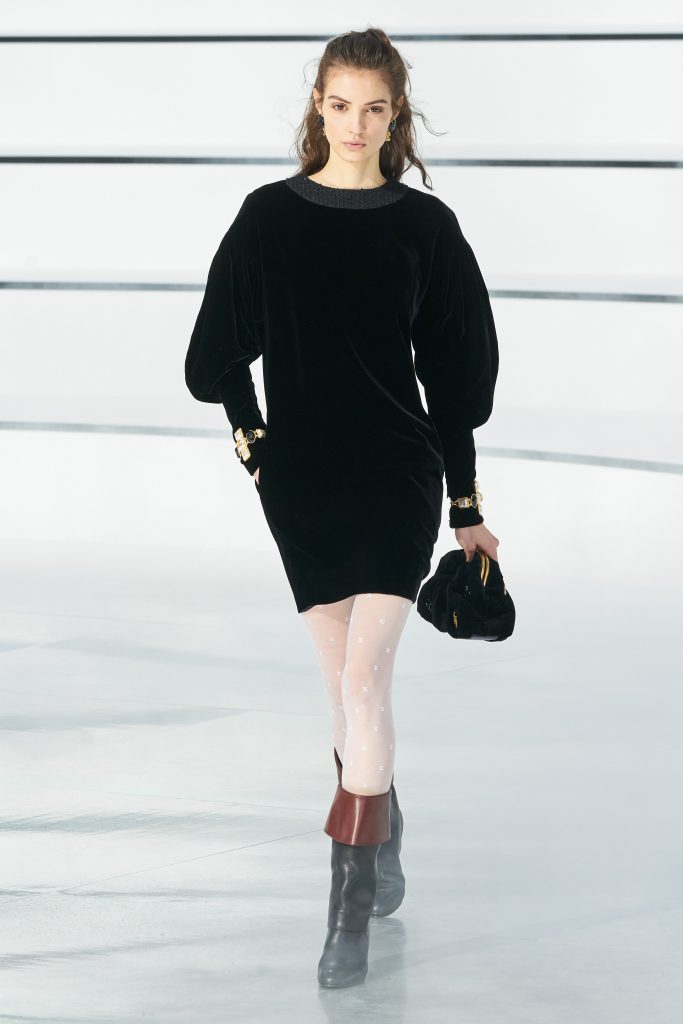 Trang Phục Nữ Mẫu Mới 2023 Đầu Mùa Thu Áo Sơ Mi Phong Cách Chanel Siêu Đẹp  Cảm Giác Cao Cấp Phong Cách Hàn Quốc Gilê Phối Với Bộ Váy Ngắn 
