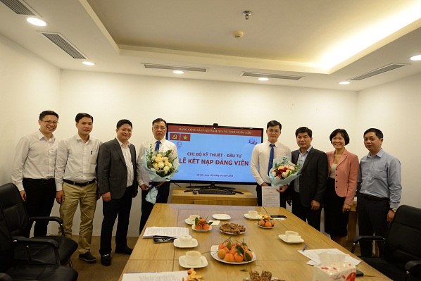 Chi bộ Kỹ thuật Đầu tư tổ chức Lễ kết nạp Đảng viên mới