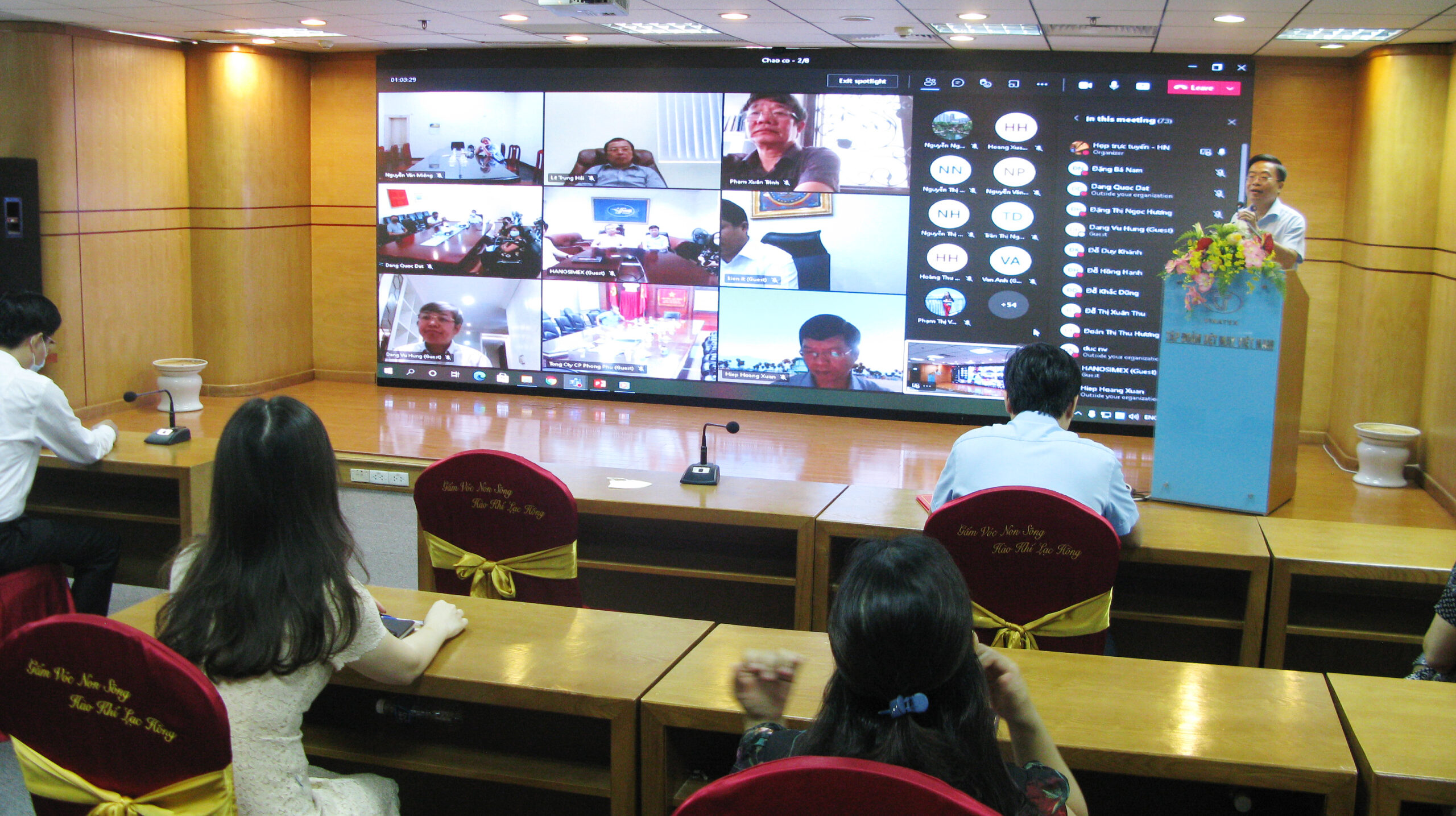 Vinatex tập trung mọi nguồn lực vừa phòng chống dịch, vừa gỡ khó trong sản xuất kinh doanh