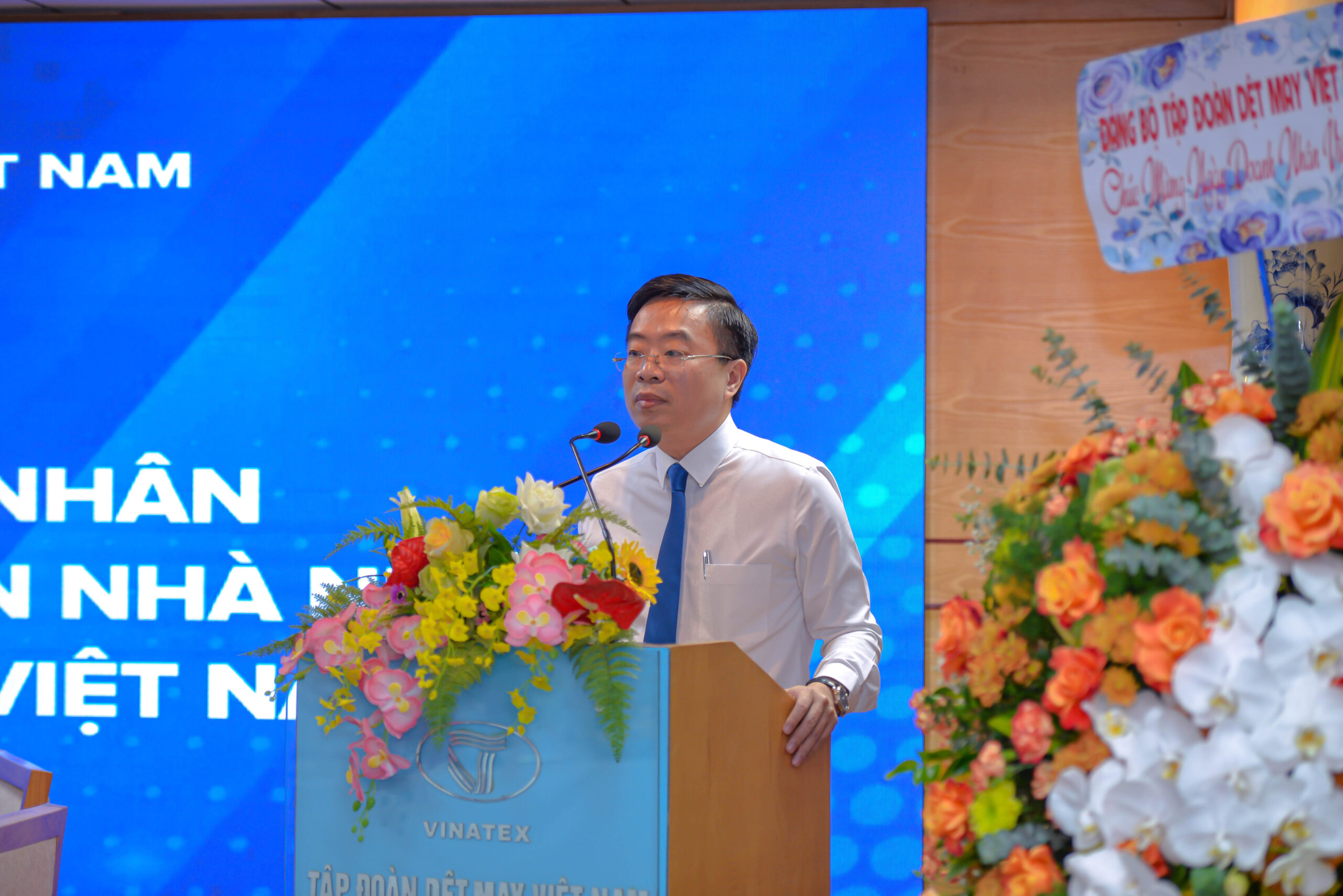 Thư của Bí thư Đảng ủy Tập đoàn Dệt May Việt Nam gửi cán bộ quản lý doanh nghiệp nhân ngày 13/10