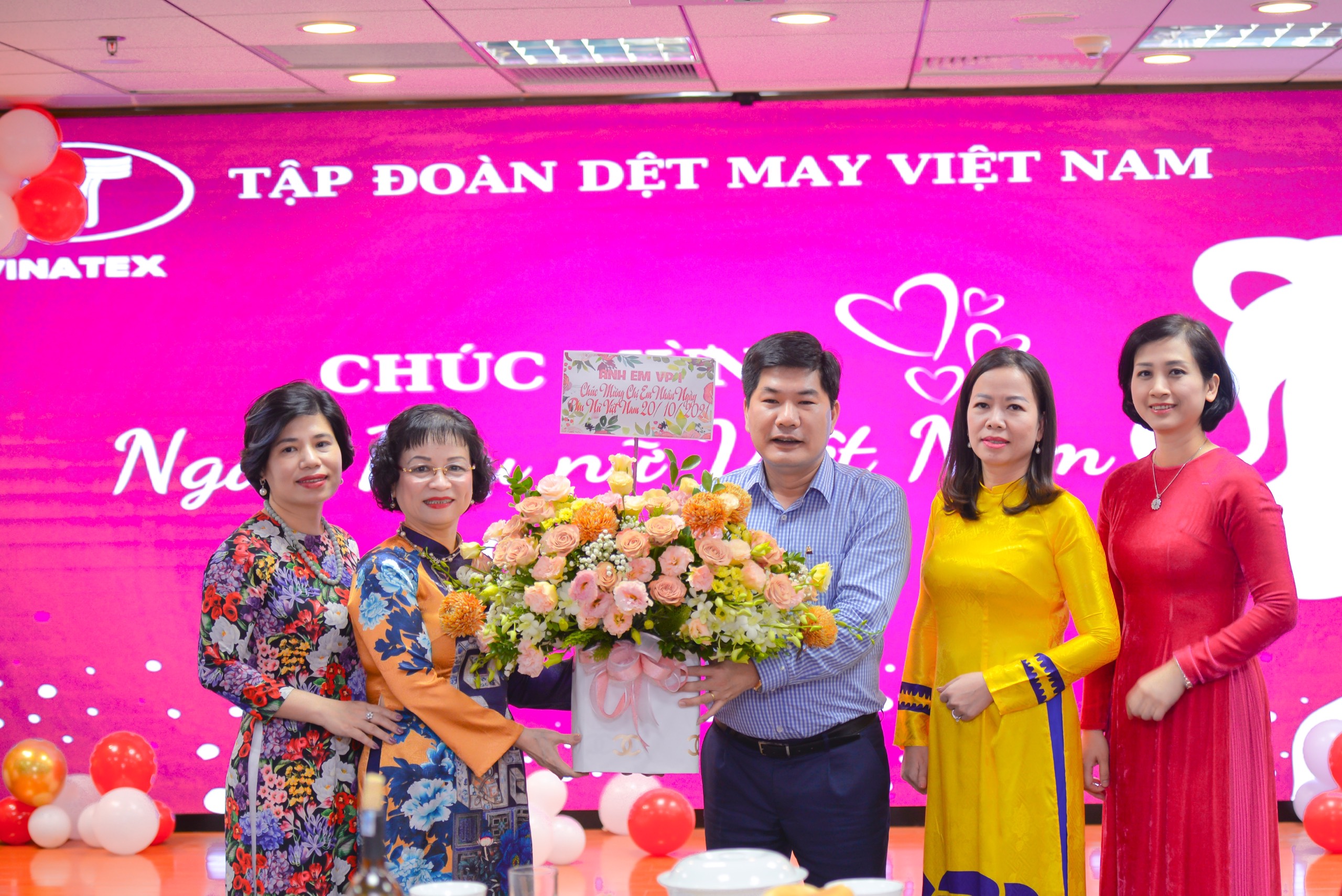 Vinatex chúc mừng ngày Phụ nữ Việt Nam 20/10