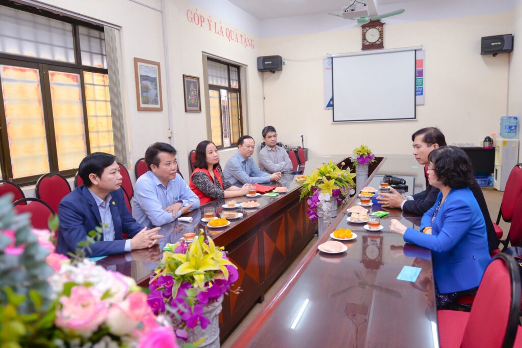 Vinatex chúc mừng Cao đẳng nghề Long Biên nhân dịp kỷ niệm Ngày Nhà giáo Việt Nam 20/11 1 ab52b46c2cdce482bdcd 1