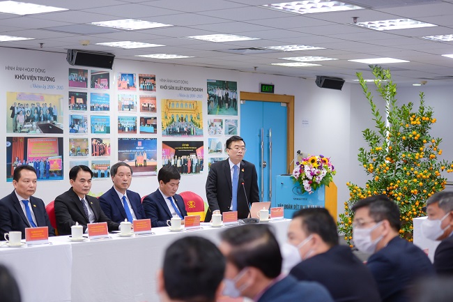 Chu tich QH tham Vinatex 1 1