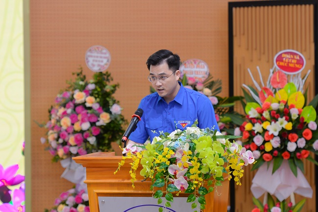 Dai hoi doan HTU 4 2