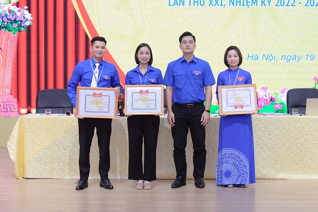 Dai hoi doan HTU 9 1