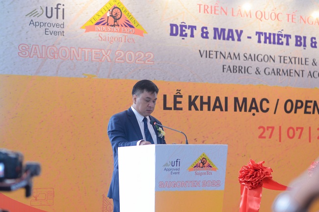 Tăng sức cạnh tranh cho sự phát triển bền vững của ngành dệt may Việt Nam