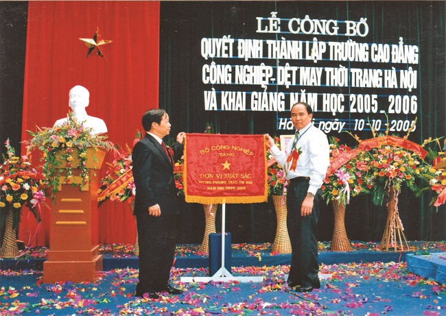55 năm trường Đại học Công nghiệp Dệt May Hà Nội: Nối truyền thống, dựng tương lai | Tập đoàn dệt may Việt Nam