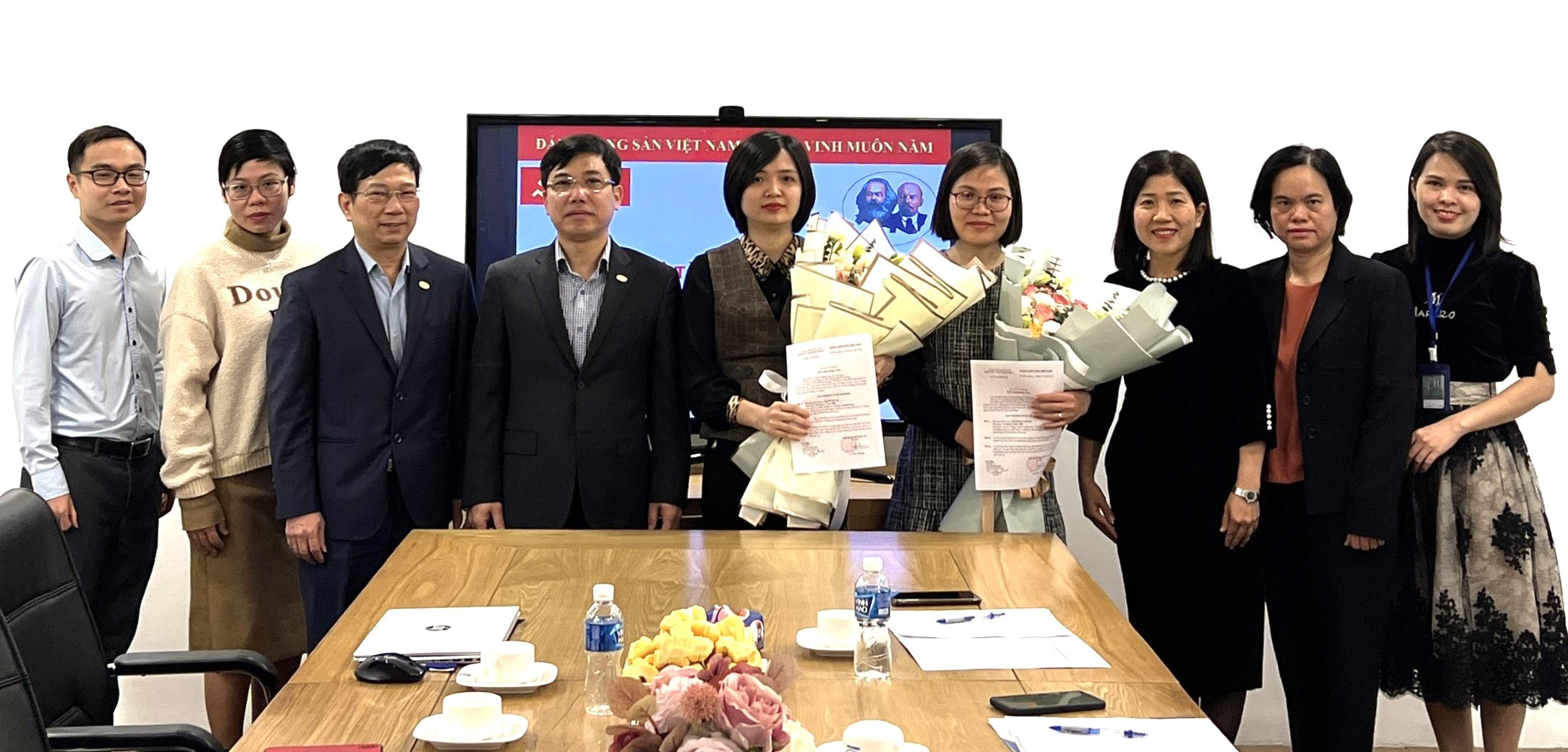 Lễ kết nạp đảng viên Chi bộ Tài chính – Kiểm soát