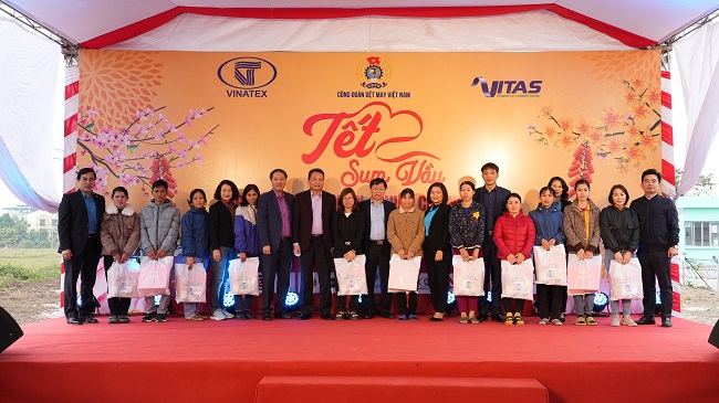 Ấm lòng hoạt động chăm lo Tết cho người lao động tại khu vực Nghệ An