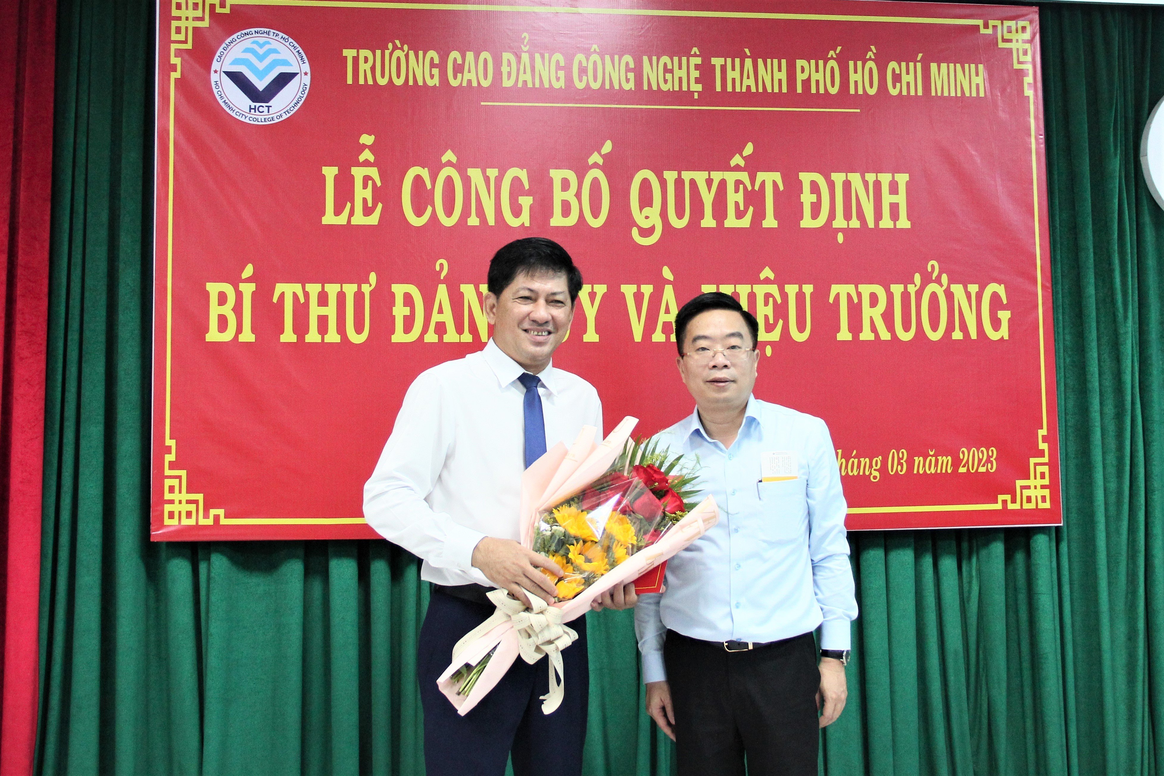 Vinatex công bố Quyết định Bí thư Đảng ủy, Hiệu trưởng trường Cao đẳng Công  nghệ Thành phố Hồ Chí Minh | Tập đoàn dệt may Việt Nam