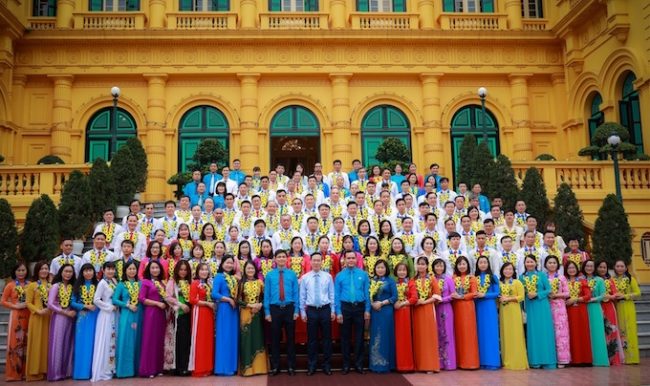 Tôn vinh điển hình tiên tiến trong việc học tập và làm theo Bác