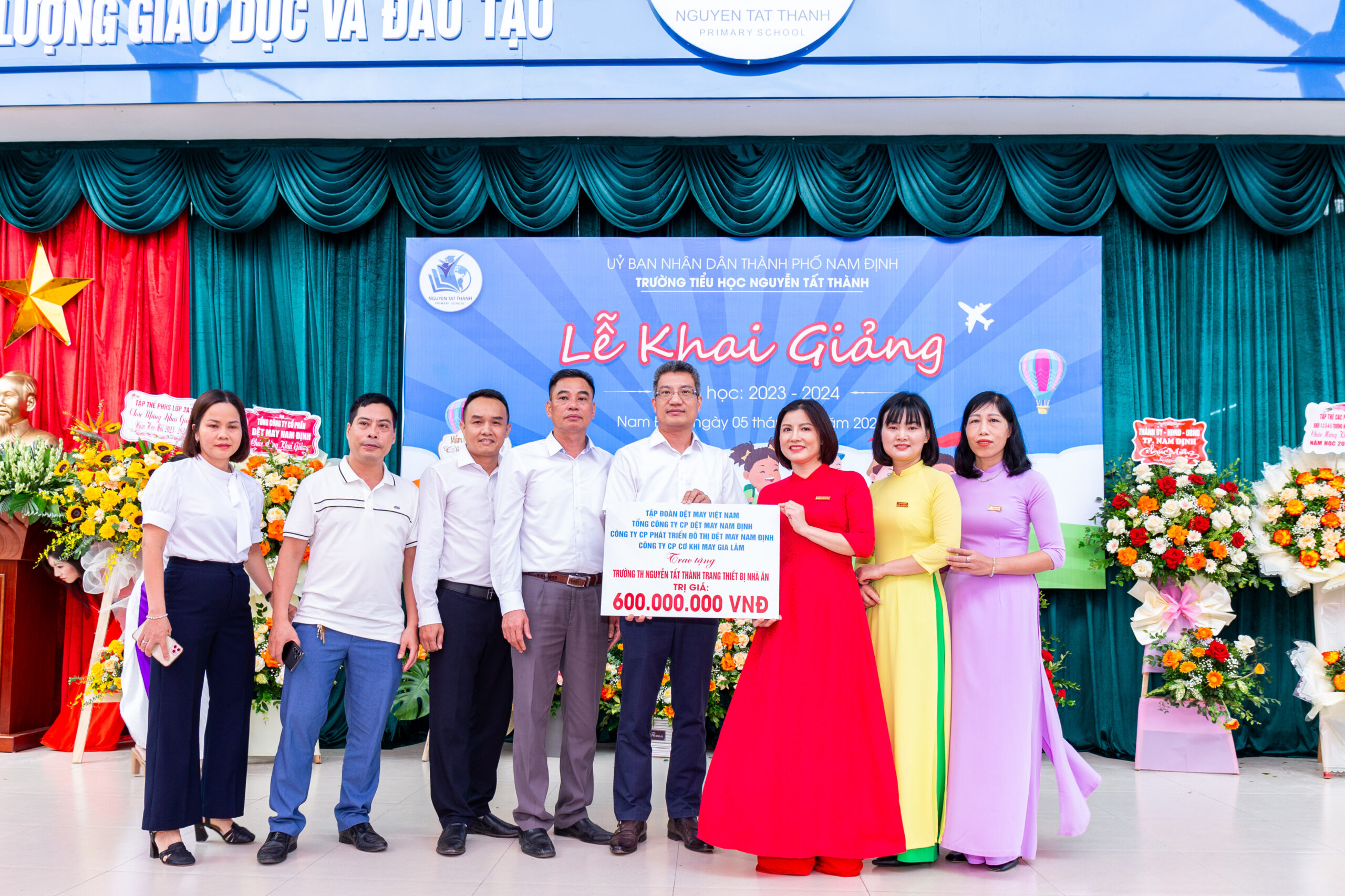 Vinatex tài trợ cơ sở vật chất cho Trường tiểu học Nguyễn Tất Thành