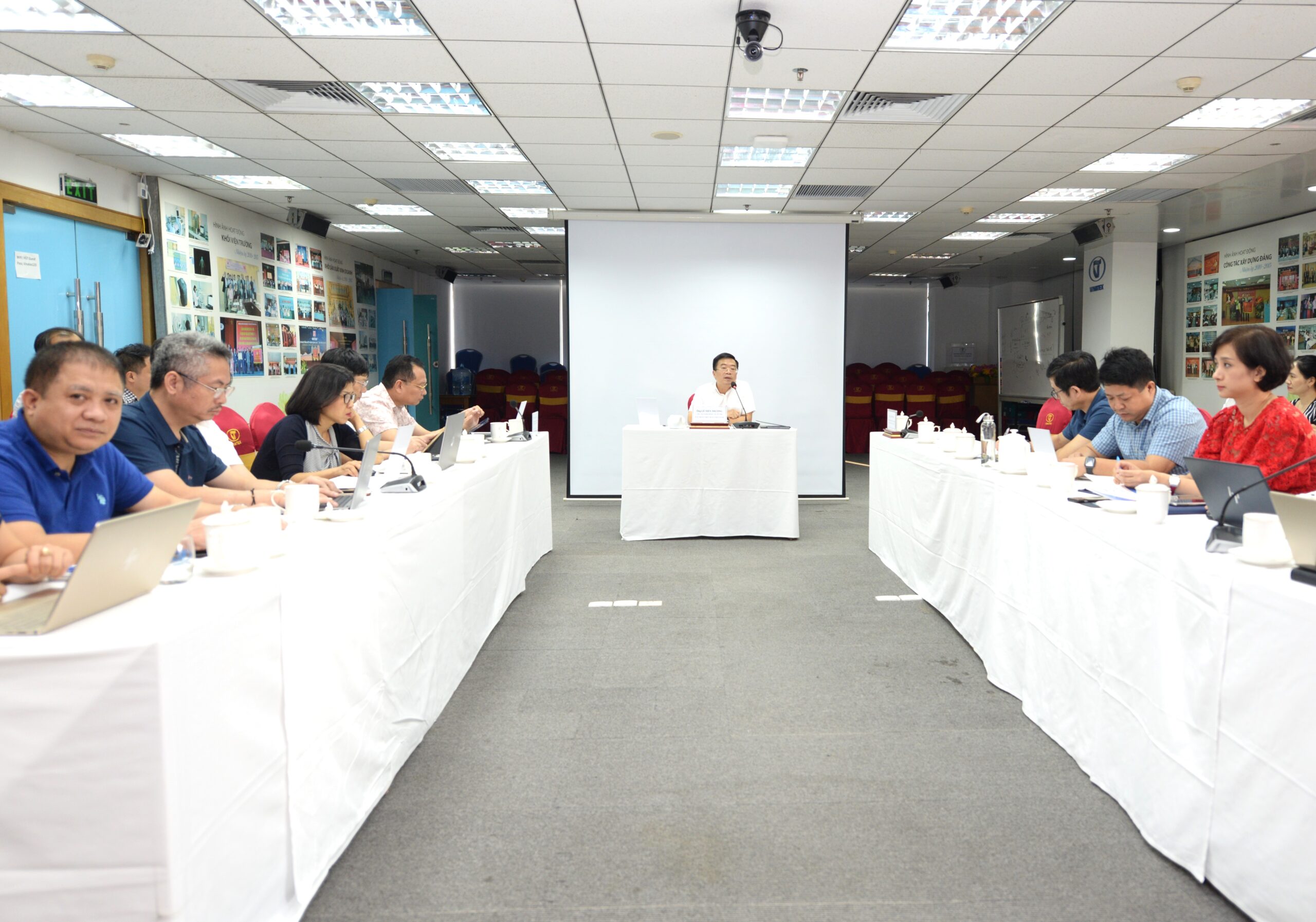 Vinatex tổ chức hội nghị công tác nhân sự lần 2 năm 2023