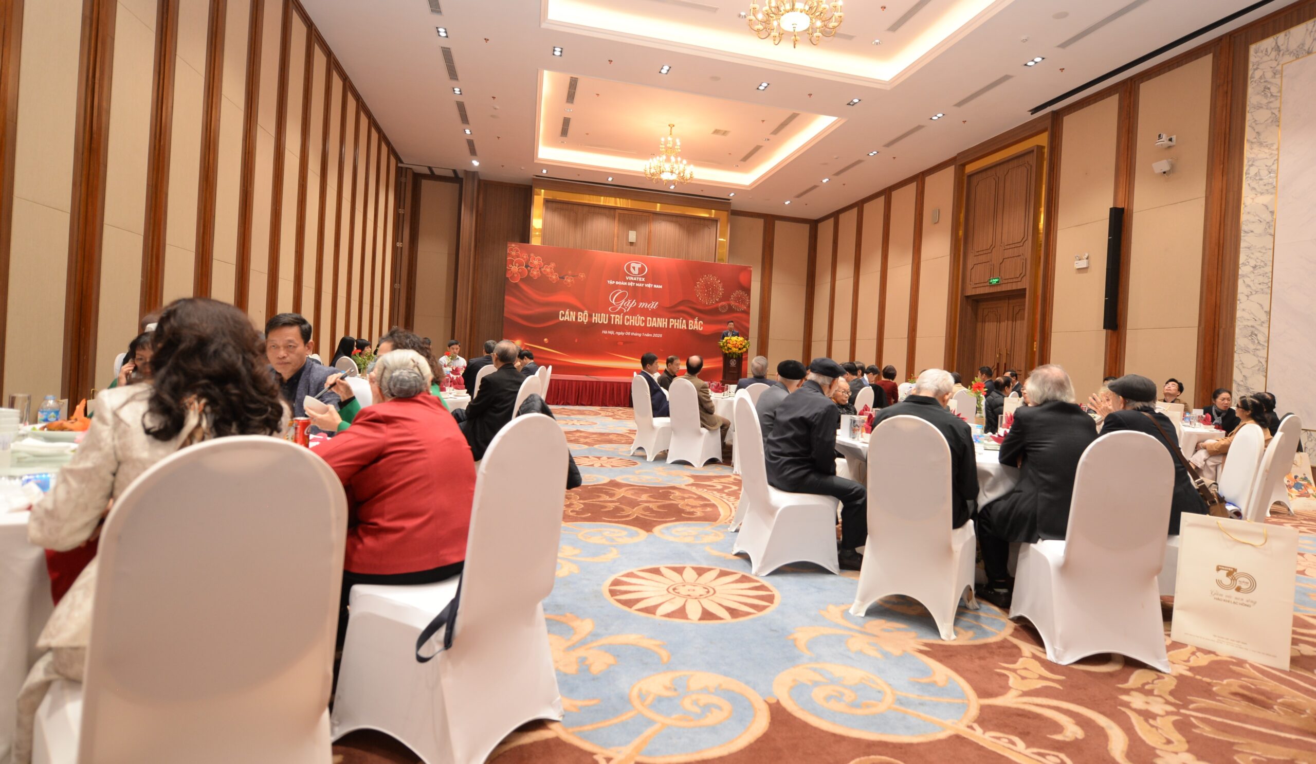 Vinatex gặp mặt cán bộ hưu trí chức danh