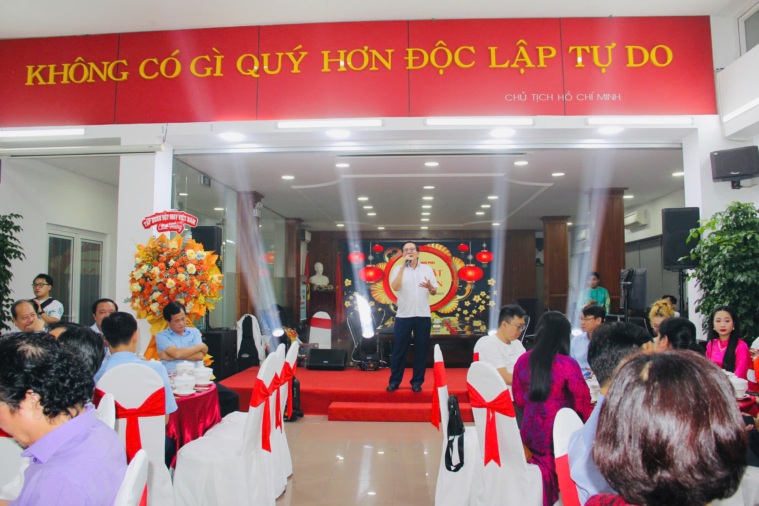 Hòa Thọ vươn lên đi đầu trong triển khai nhà máy may thông minh