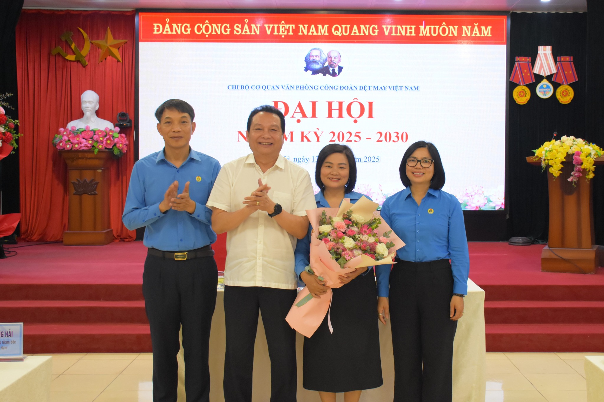 Đại hội Chi bộ Cơ quan Văn phòng Công đoàn Dệt May Việt Nam nhiệm kỳ 2025 – 2030