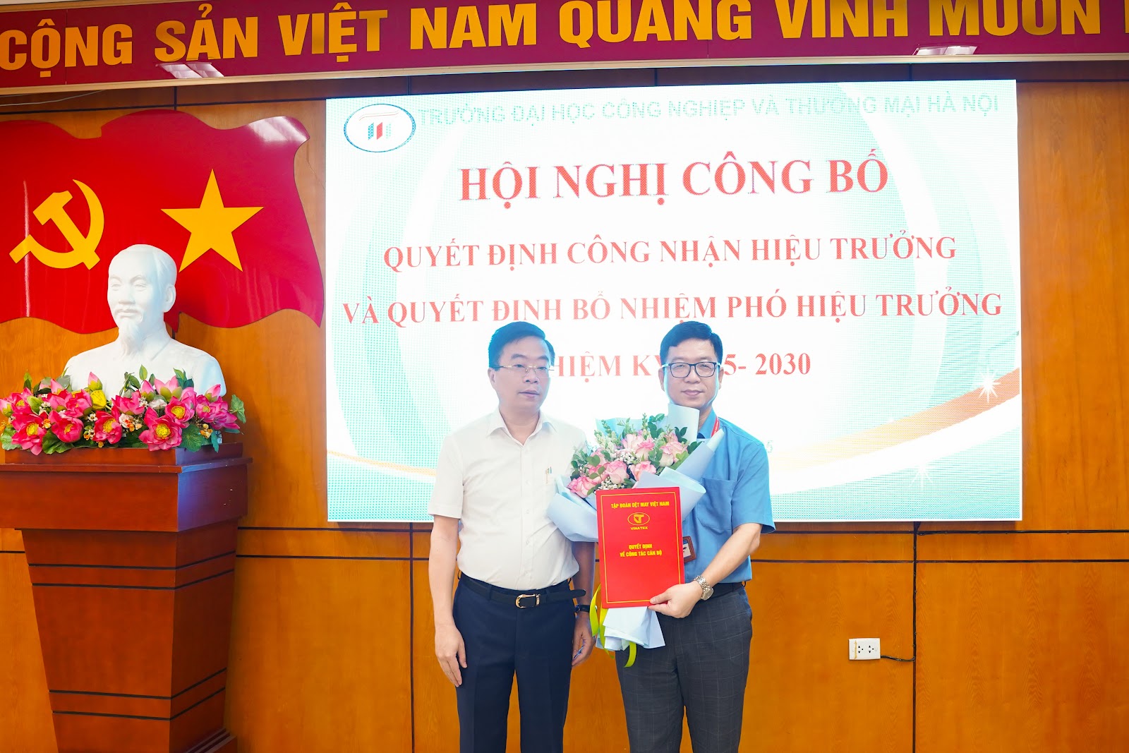 Công bố Quyết định công nhận Hiệu trưởng và bổ nhiệm Phó Hiệu trưởng Trường Đại học Công nghiệp và Thương mại Hà Nội, nhiệm kỳ 2025 – 2030