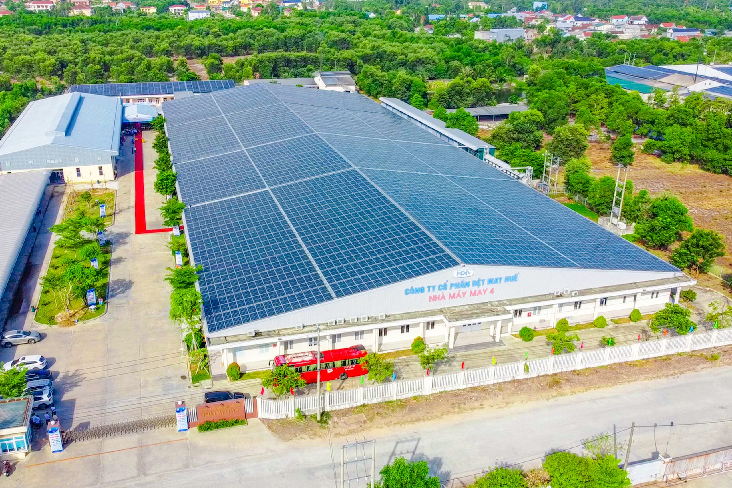 NHA MAY MAY 4 FLY scaled