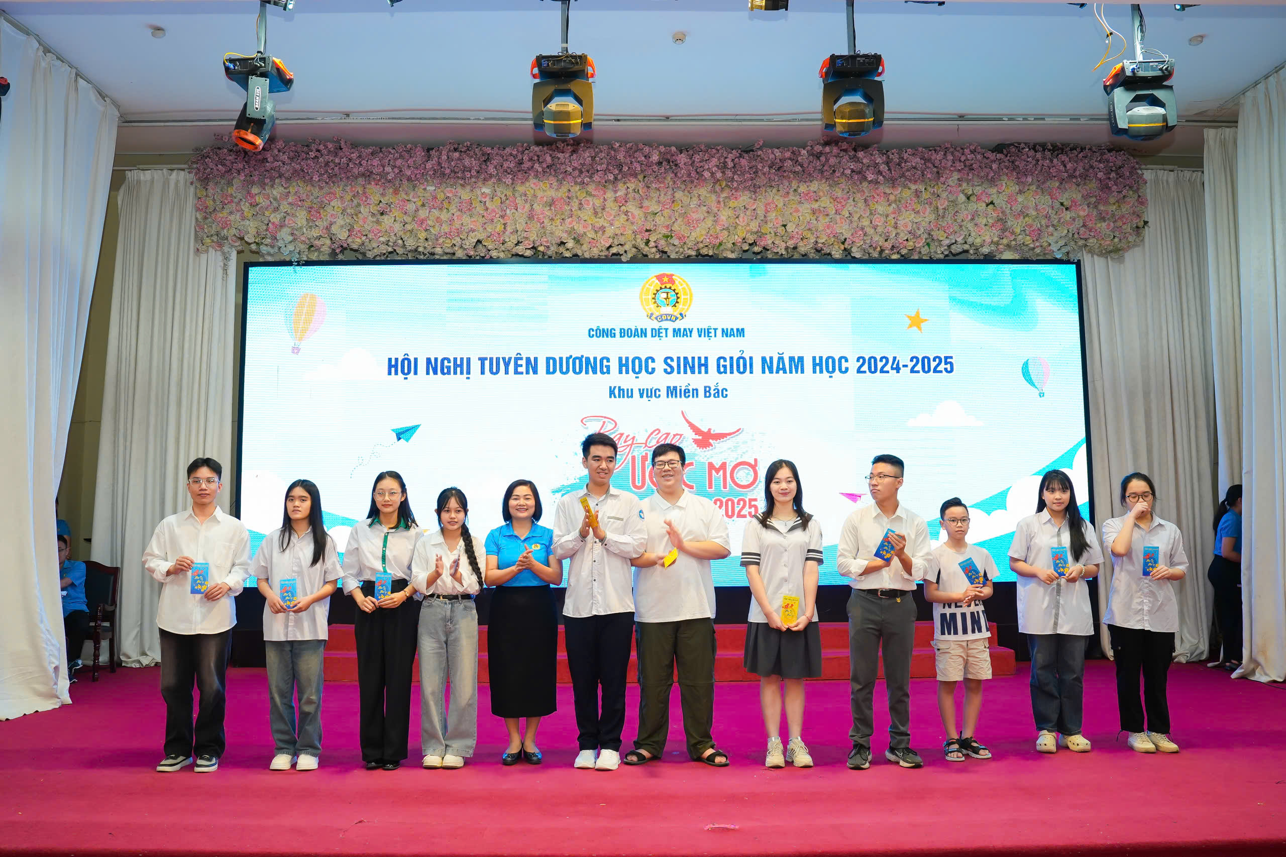 z6882741206843 7137c12863bd4dd29958730aa858ab36