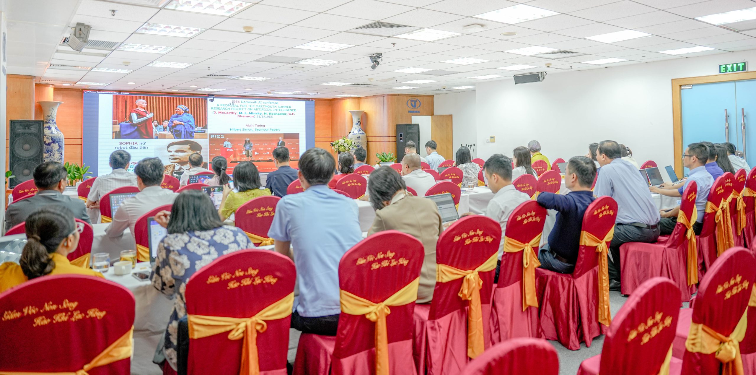 Vinatex tham dự tập huấn ứng dụng trí tuệ nhân tạo trong công tác xây dựng Đảng