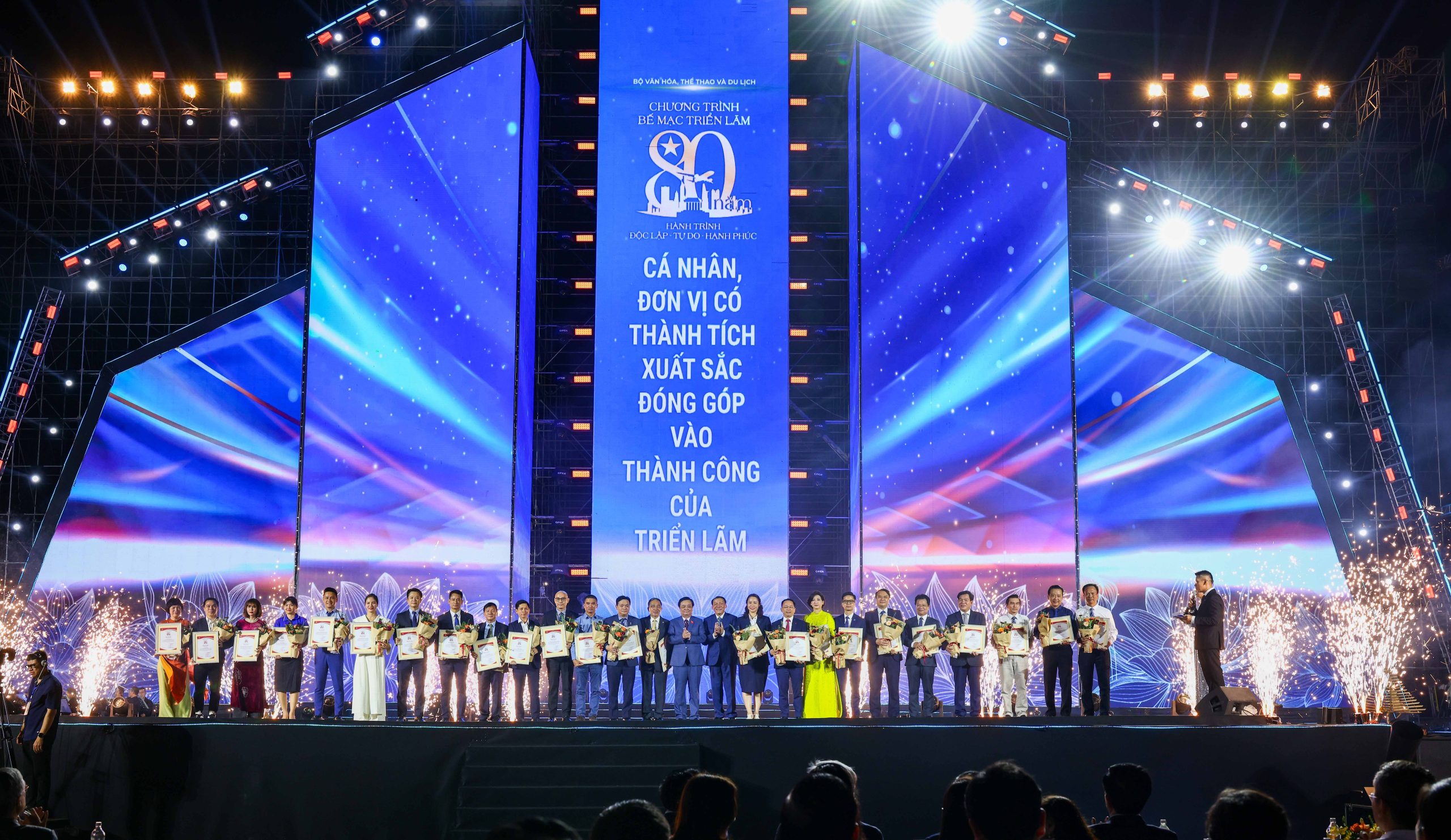 Gian hàng Vinatex đạt giải “Không gian trưng bày tiêu biểu” tại Triển lãm thành tựu đất nước “80 năm Hành trình Độc lập – Tự do – Hạnh phúc”