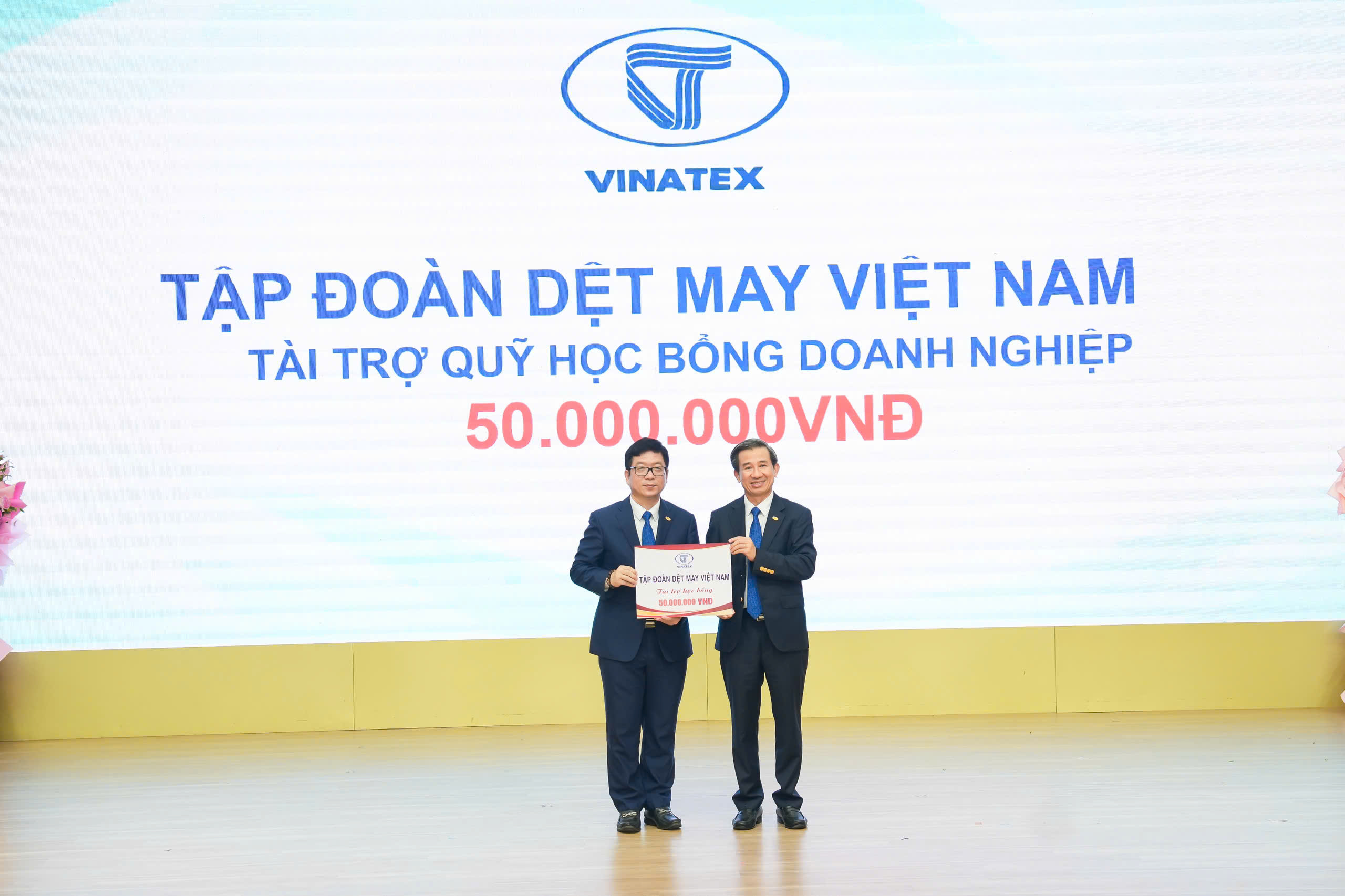 z6980166109324 4bae4f097edde1ab56b73372aa137bee