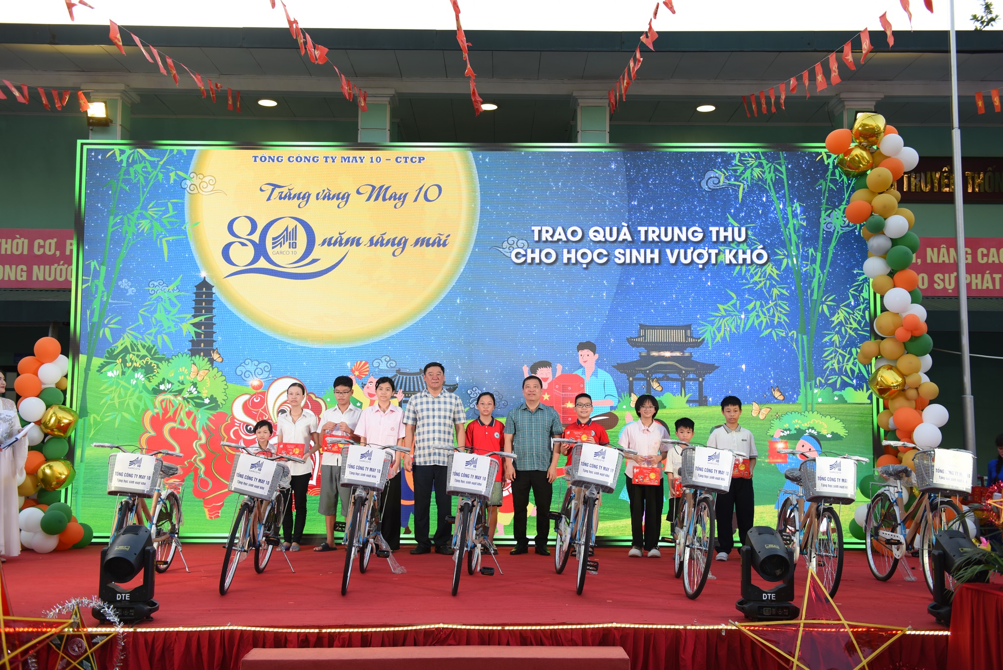 May 10 tổ chức vui Tết Trung thu “Trăng vàng May 10 – 80 năm sáng mãi”