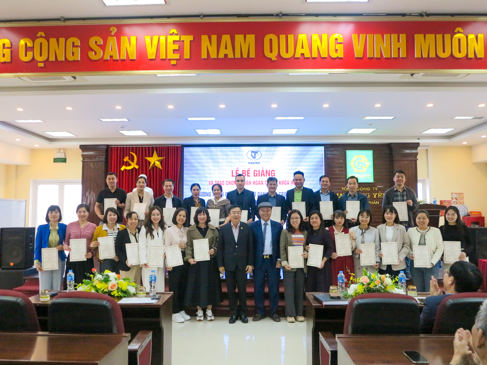 Tổng Công ty May Hưng Yên bế giảng Chương trình đào tạo cán bộ quản lý cấp trung