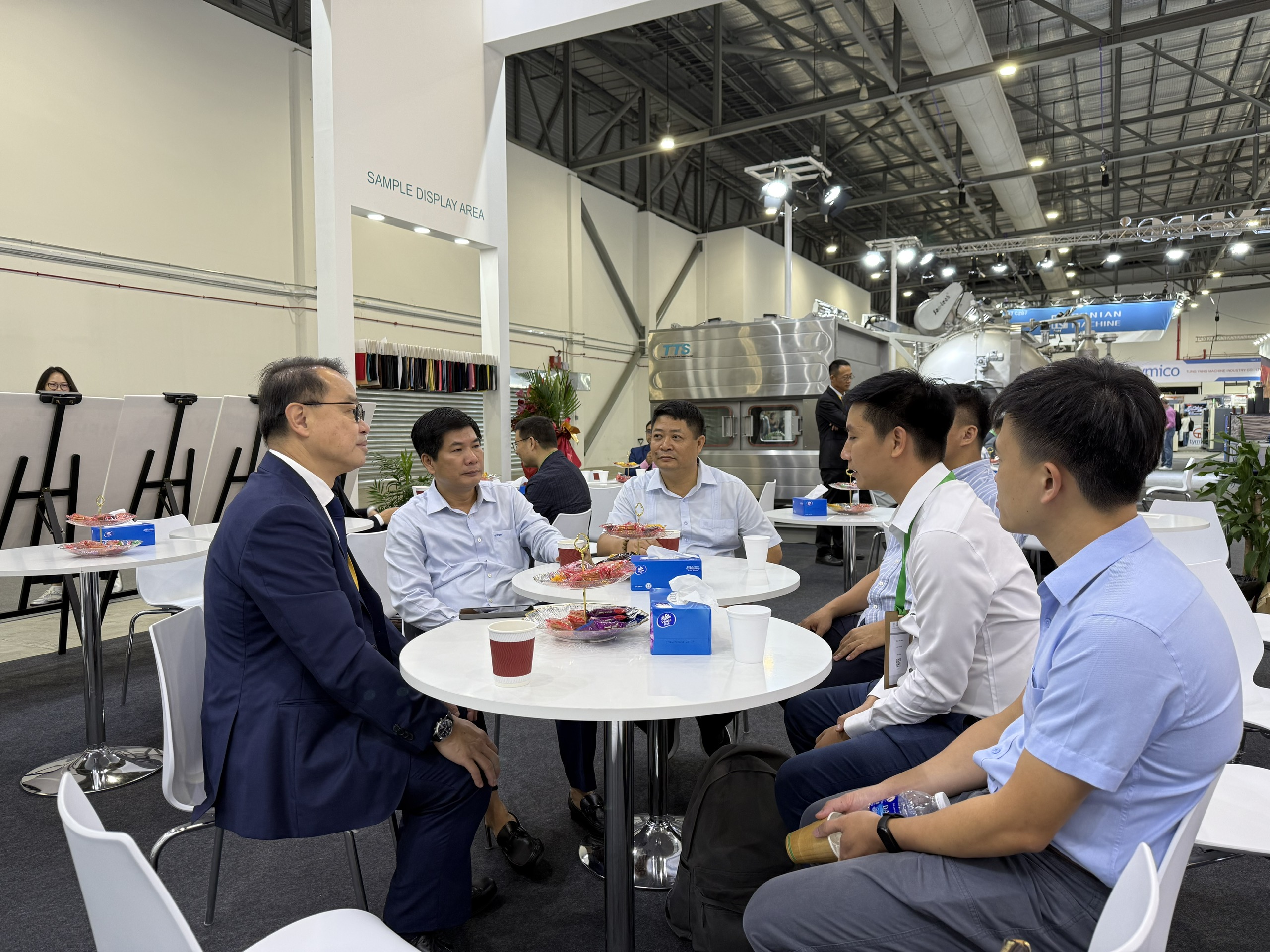 ba04584823e6aeb8f7f7