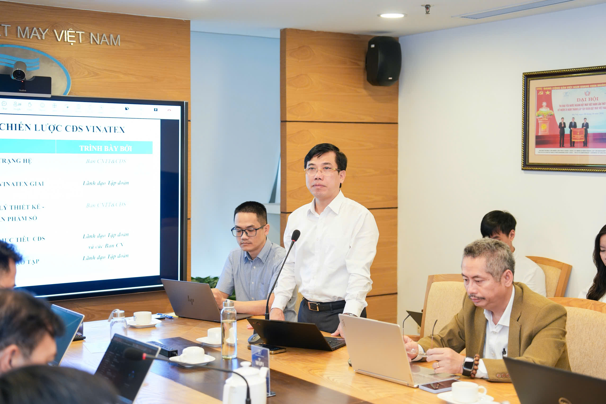 Định hướng bước đi phù hợp cho chuyển đổi số toàn hệ thống Vinatex 2 33893178399816105543