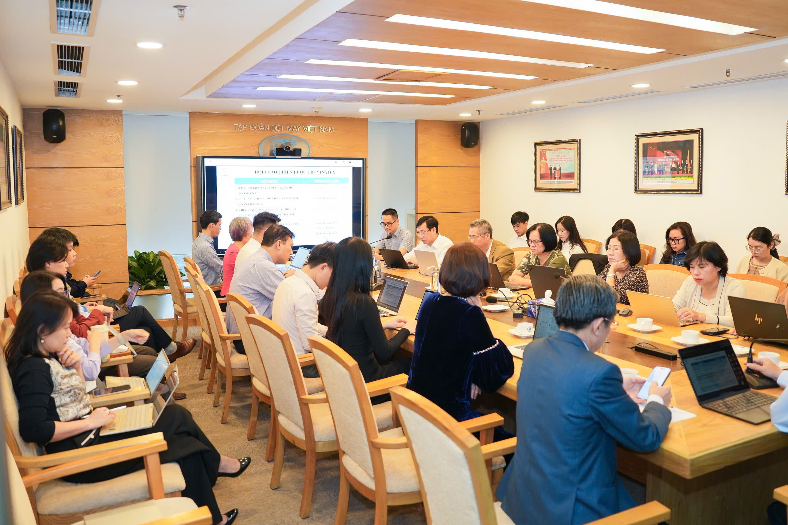 Định hướng bước đi phù hợp cho chuyển đổi số toàn hệ thống Vinatex 1 40845126218160499191