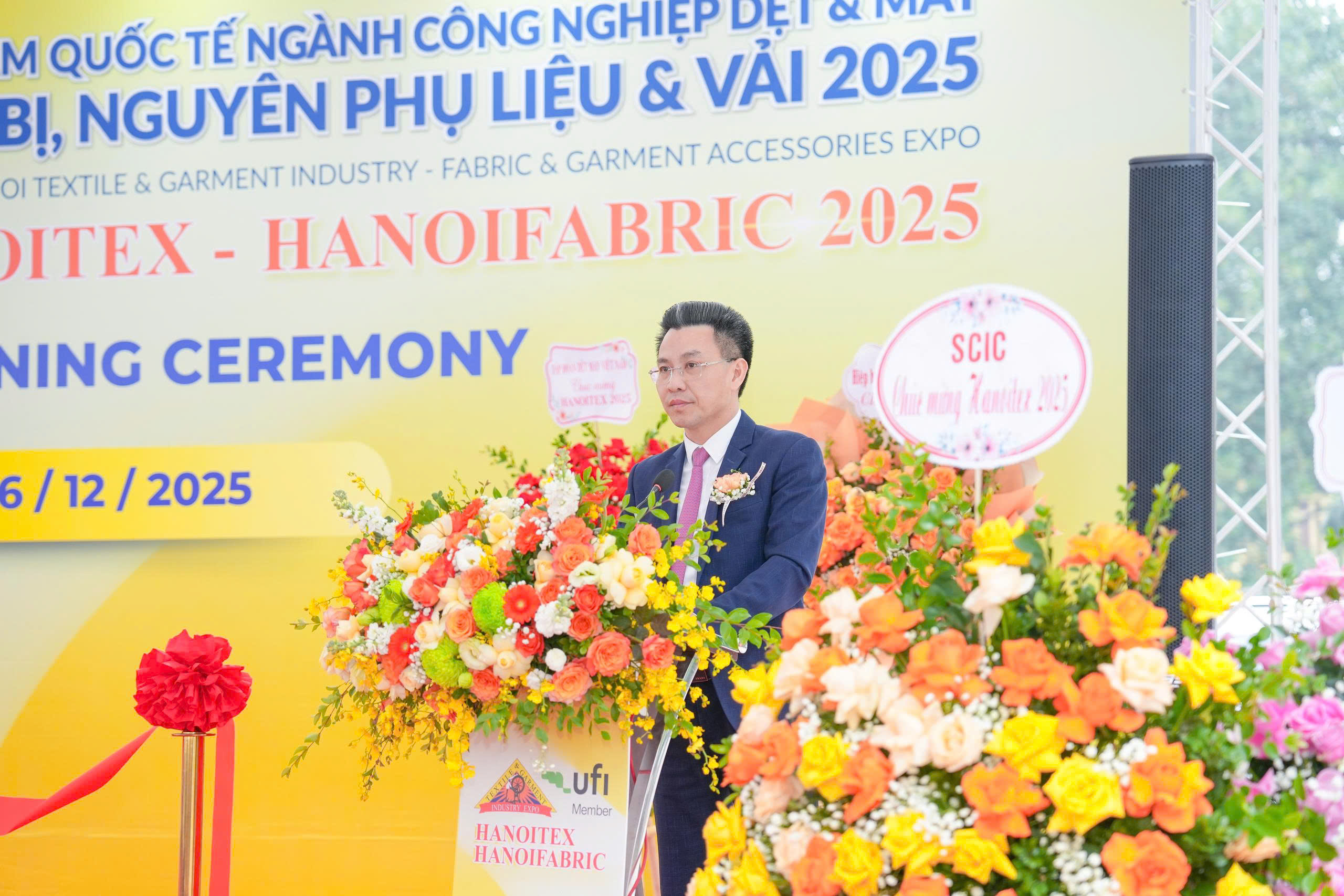 z7332811382204 f38e0b417bd905cd98a9cc60d165aabe