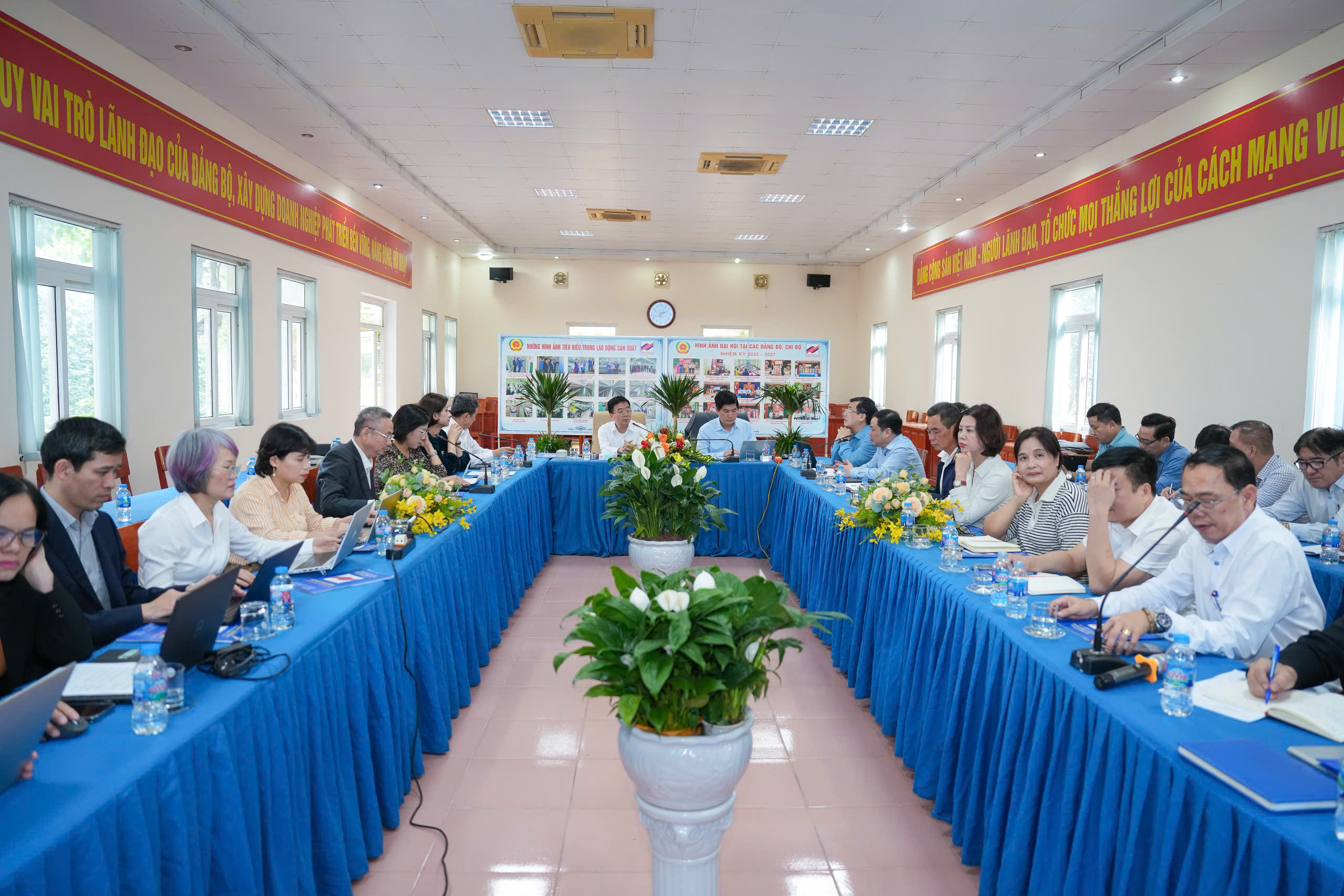 z7357093721254 10a82b44e021df2236f260a52f923cc8