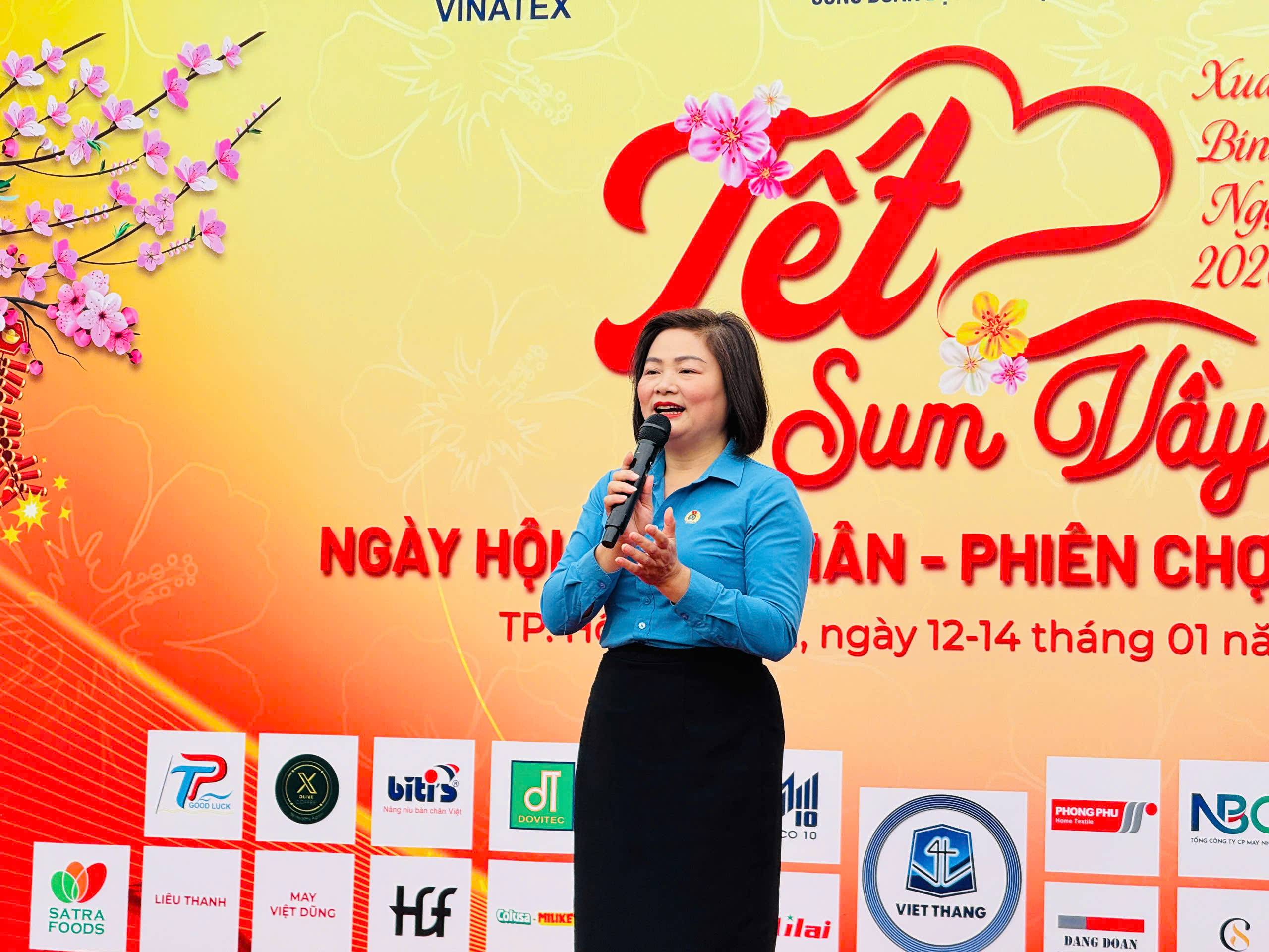 Khai mạc Hội chợ bán hàng trợ giá cho công nhân lao động dệt may khu vực phía Nam 2 z7422102197052 def12baa8e36e6590ae1331f63560126