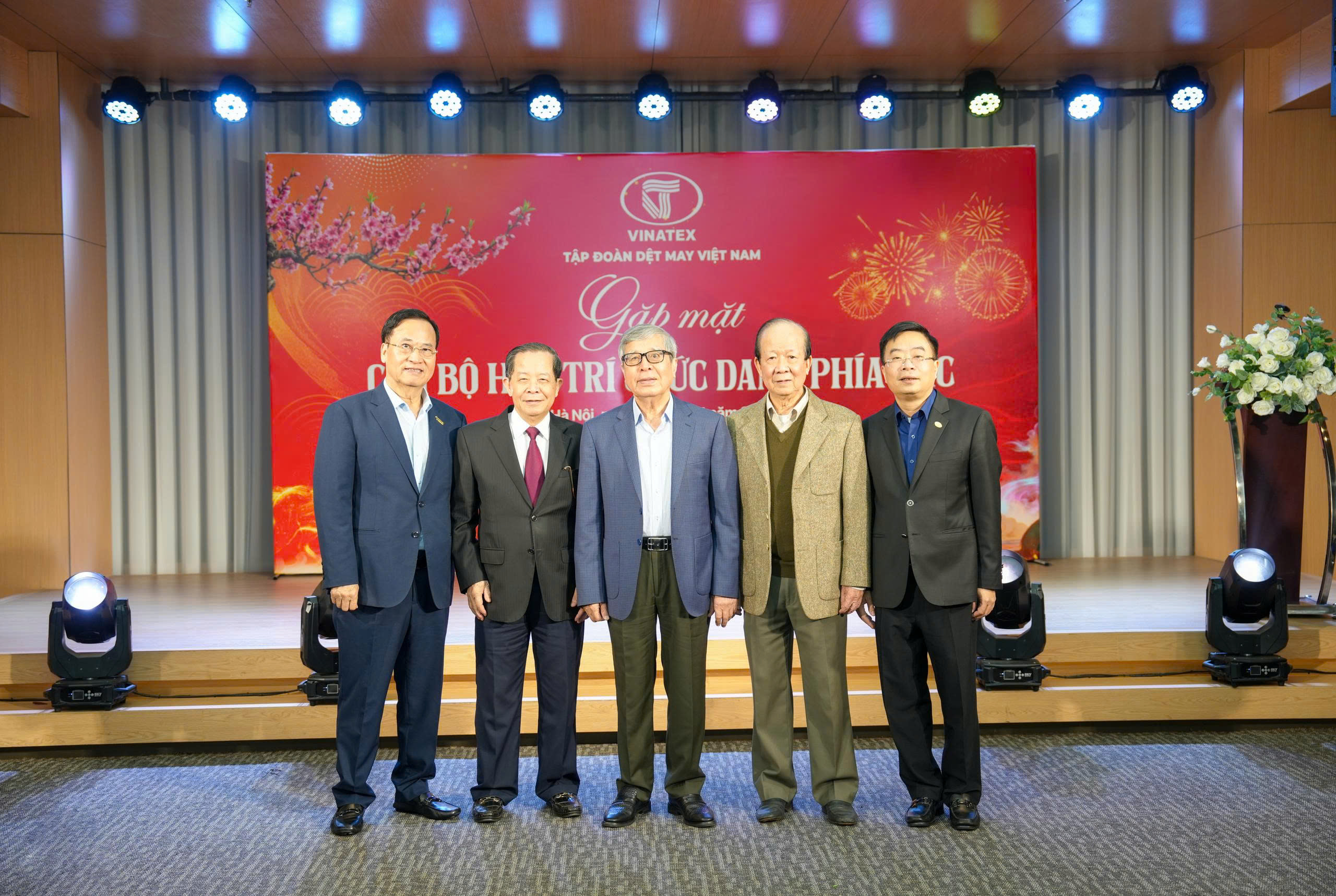 Vinatex gặp mặt cán bộ hưu trí chức danh khu vực miền Bắc