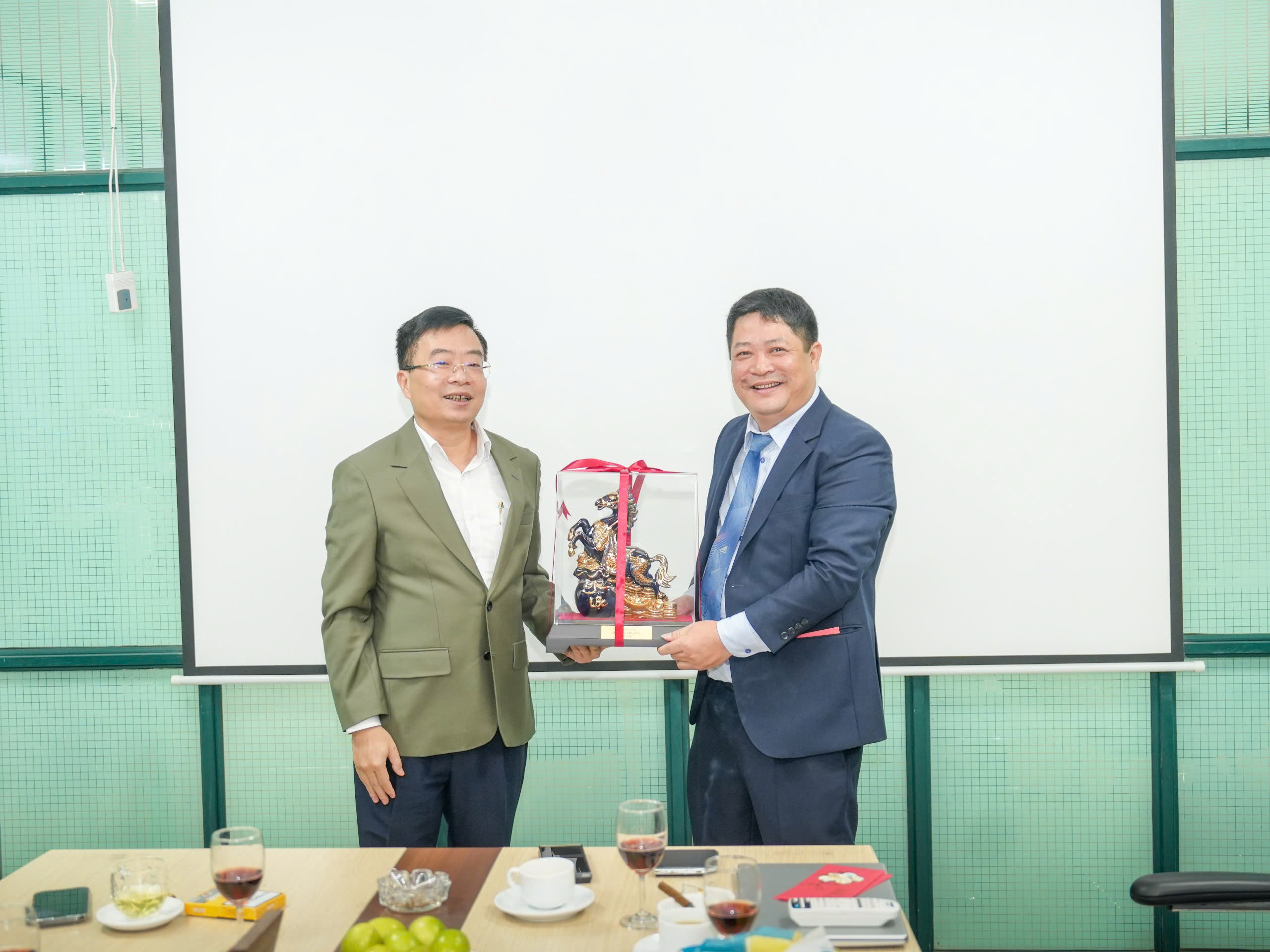 Lãnh đạo Vinatex thăm, chúc Tết các doanh nghiệp miền Bắc 2 01edcd643c5eb200eb4f4