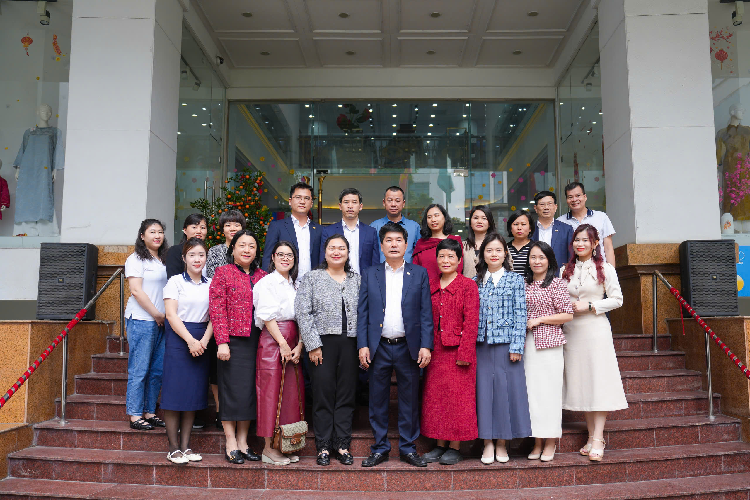 Lãnh đạo Vinatex thăm, chúc Tết các doanh nghiệp miền Bắc 31 352498348859526323930