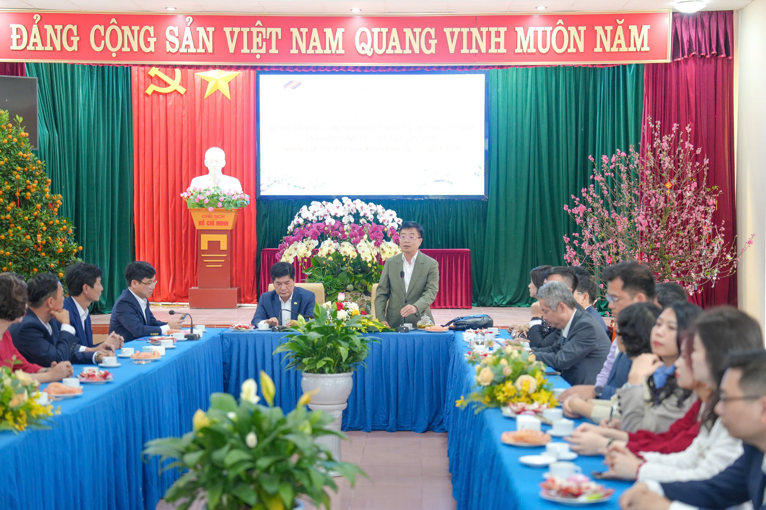 Lãnh đạo Vinatex thăm, chúc Tết các doanh nghiệp miền Bắc 9 8afa4954b86e36306f7f11