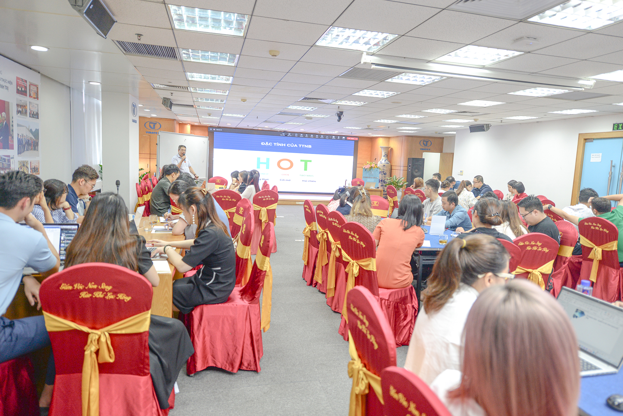 Khi người trẻ “Phá kén – Ươm tơ”