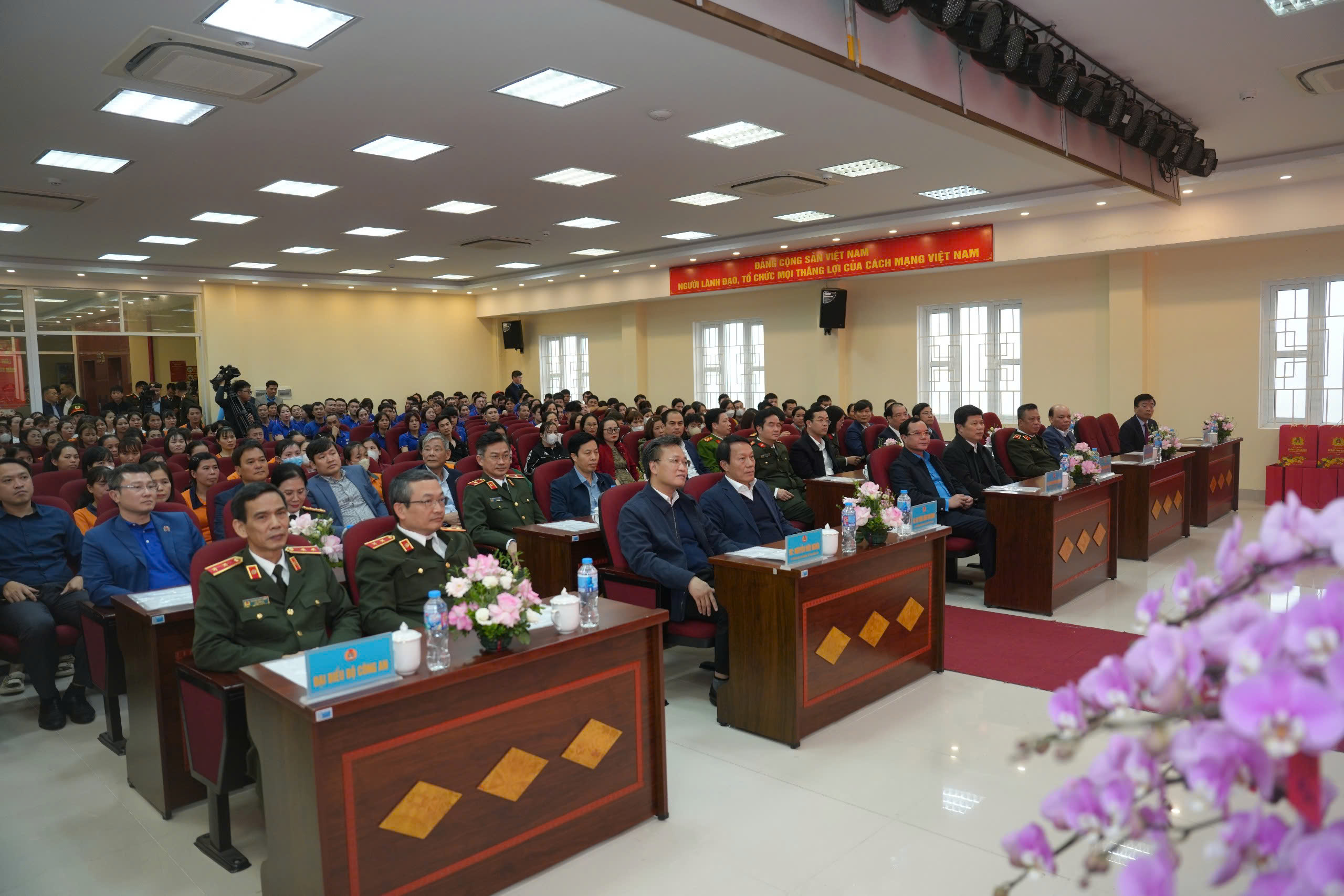 f32f554ce05f6e01374e12