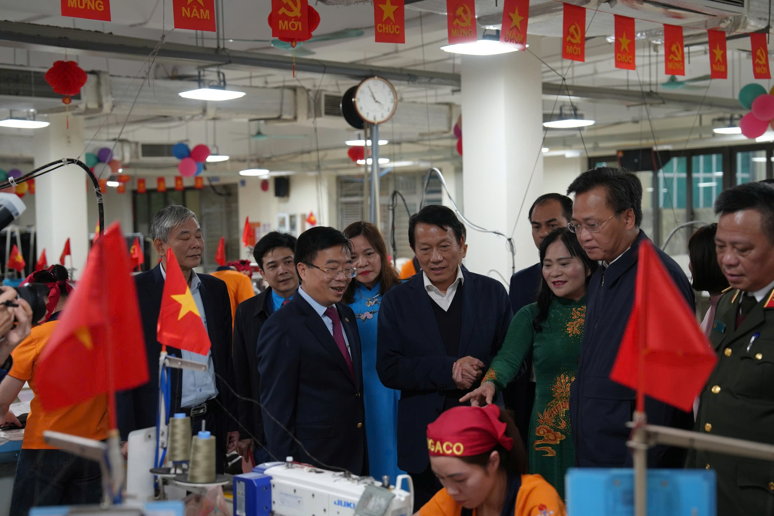 f75624ee90fd1ea347ec21