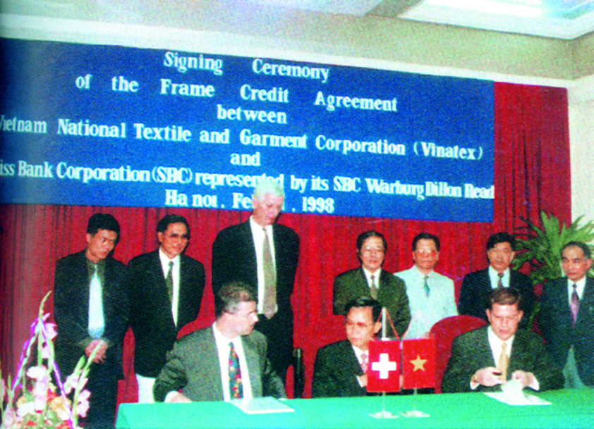Hành trình vươn mình của ngành Dệt May Việt Nam qua các thời kỳ 2 2. nam 1998