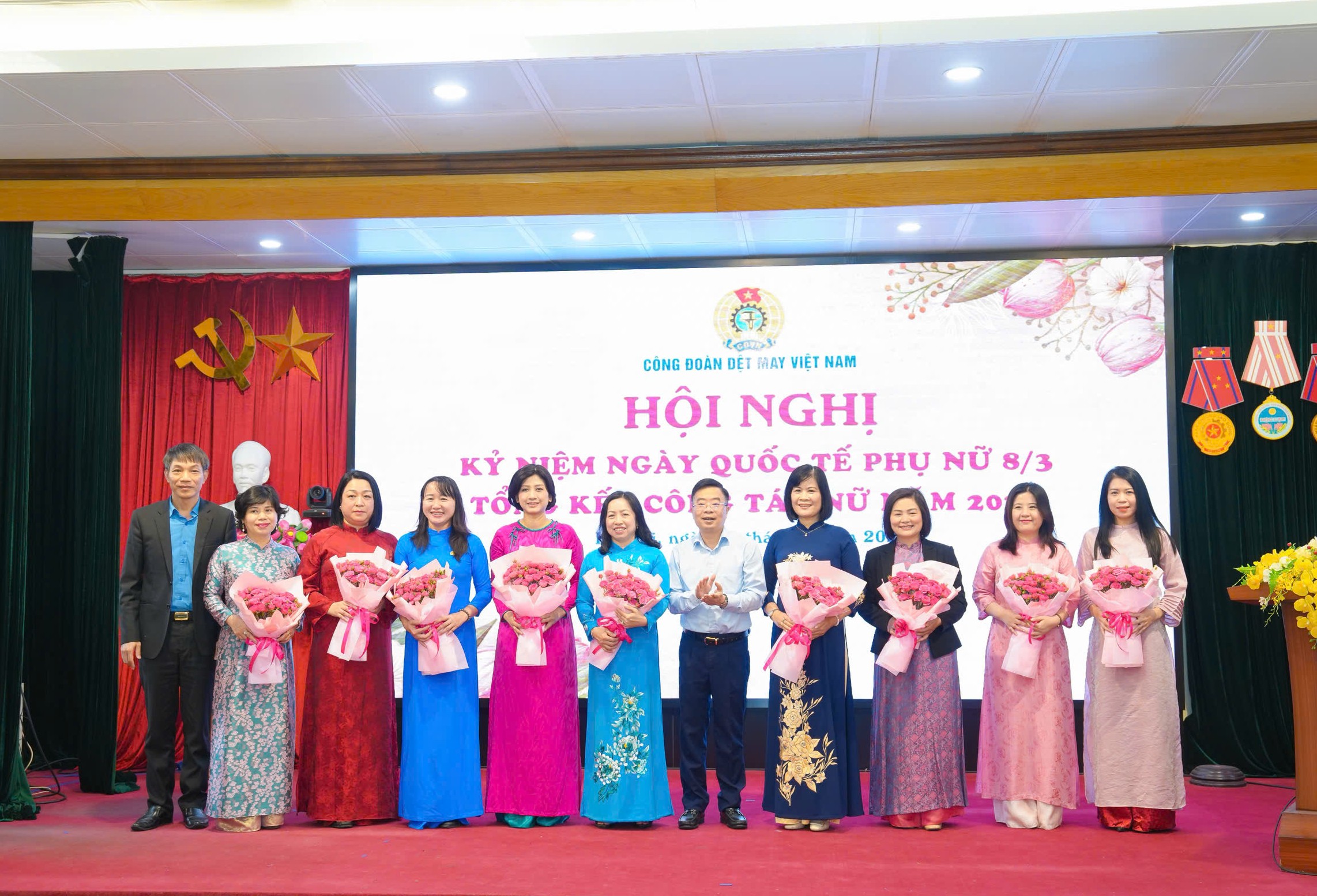 Đảm bảo vị thế của lực lượng lao động nữ trong quá trình chuyển đổi của ngành dệt may