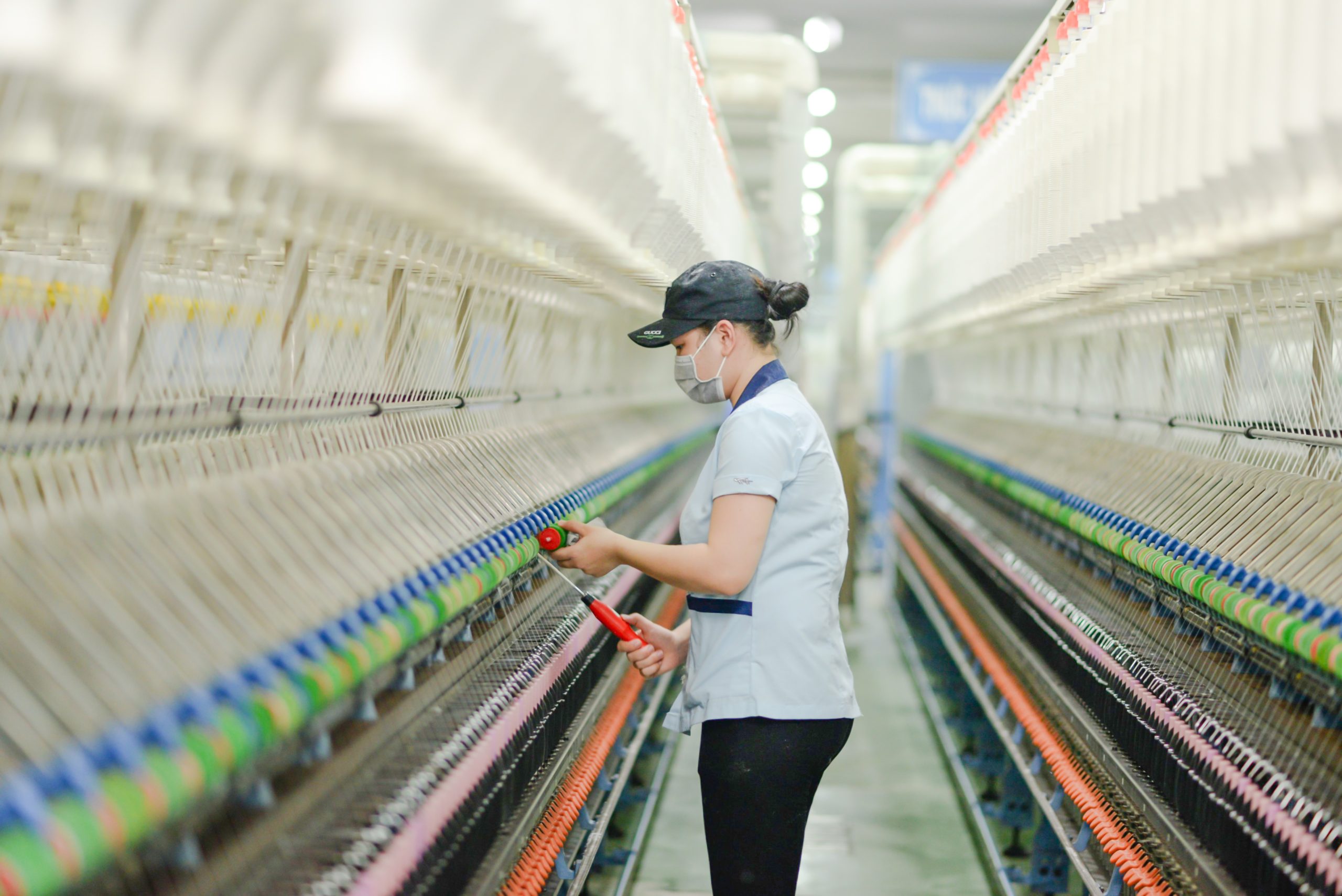 Vinatex: hoạt động sản xuất kinh doanh quý 1 vững vàng trước thị trường biến động 1 12 SX soi scaled